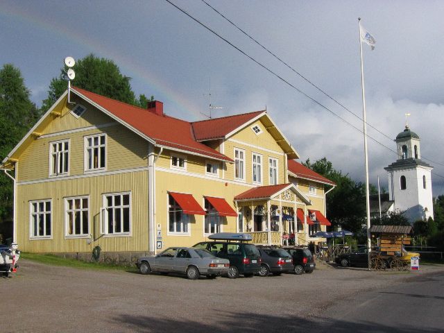 Asan retkeilymajan päärakennus. Lammhult, Ruotsi.